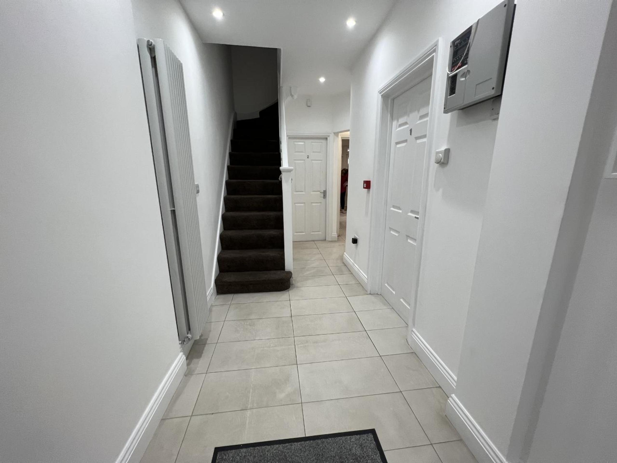 4 Wharncliffe Drive