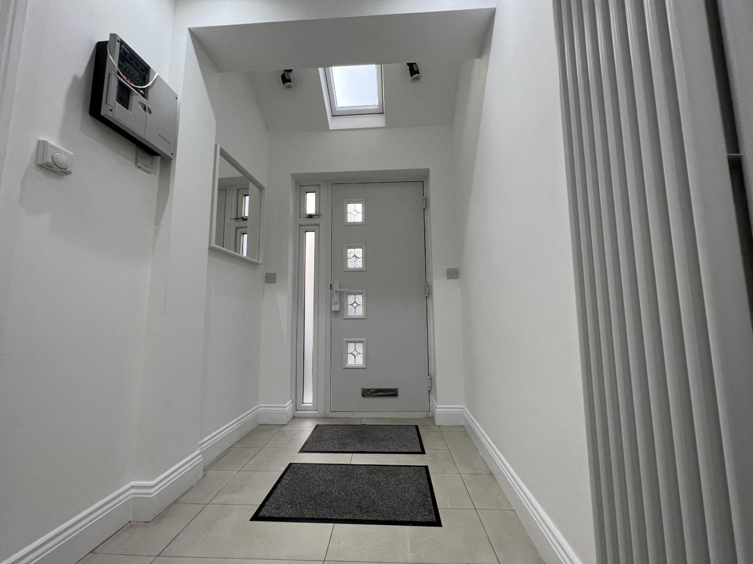 4 Wharncliffe Drive