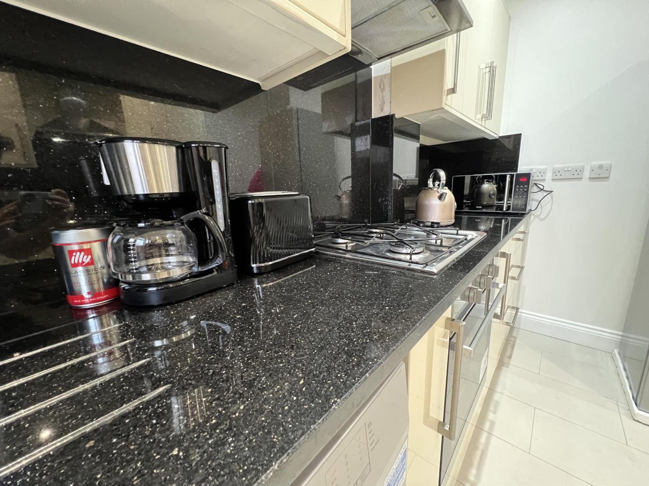 4 Wharncliffe Drive