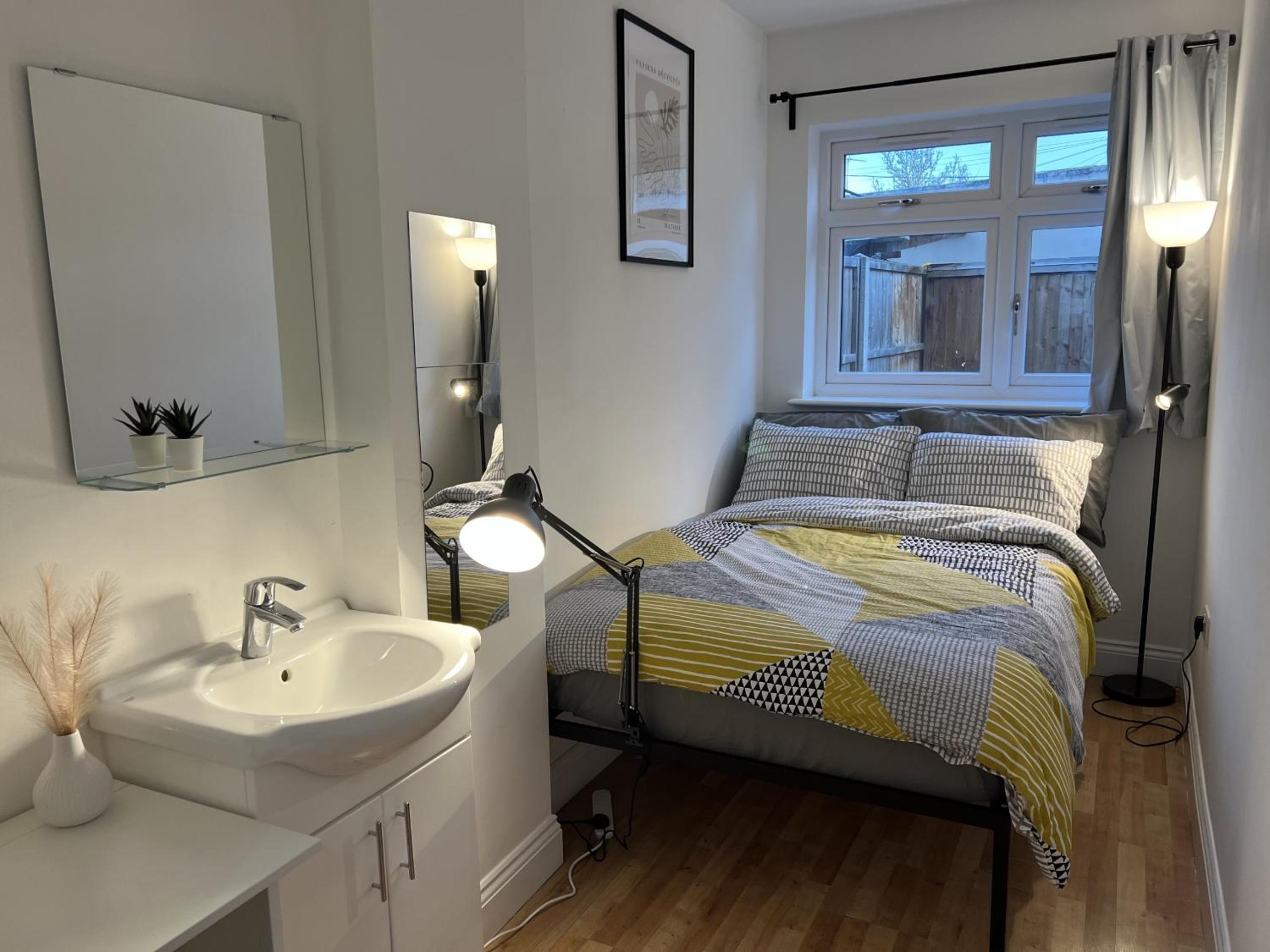 4 Wharncliffe Drive