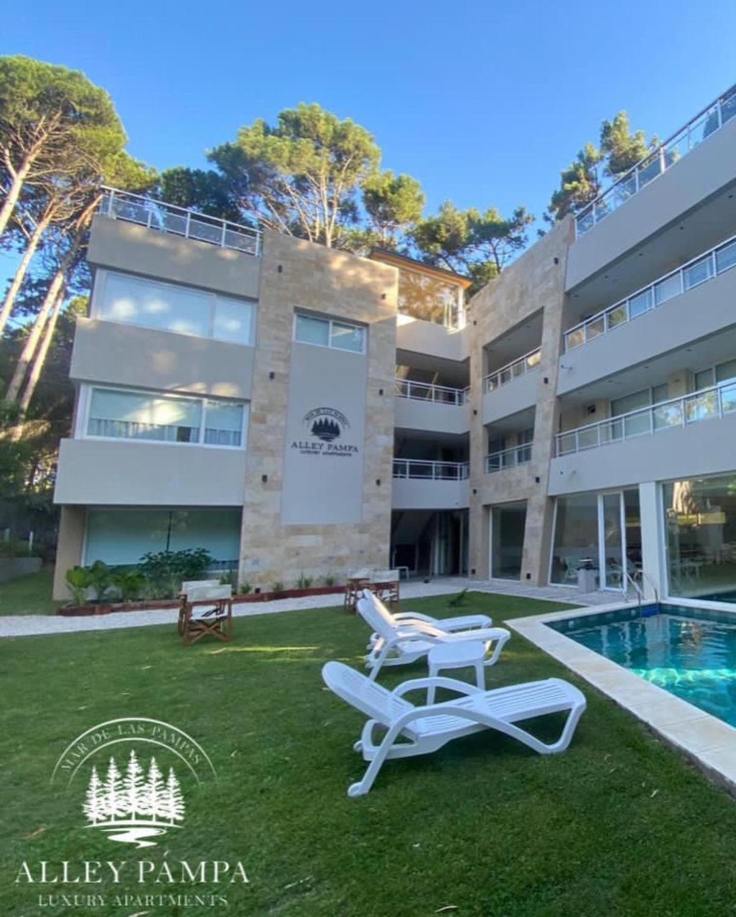 Hotel Alley Pampa - Image 1