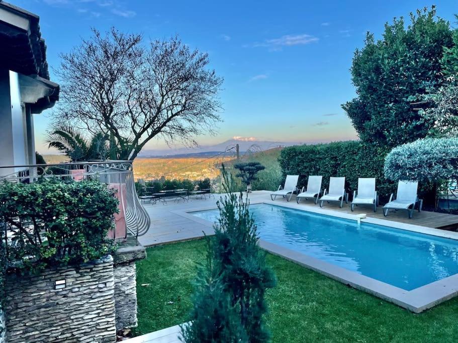 Villa Magnanarelle Exclusive Provence House with Pool & Panoramic Views