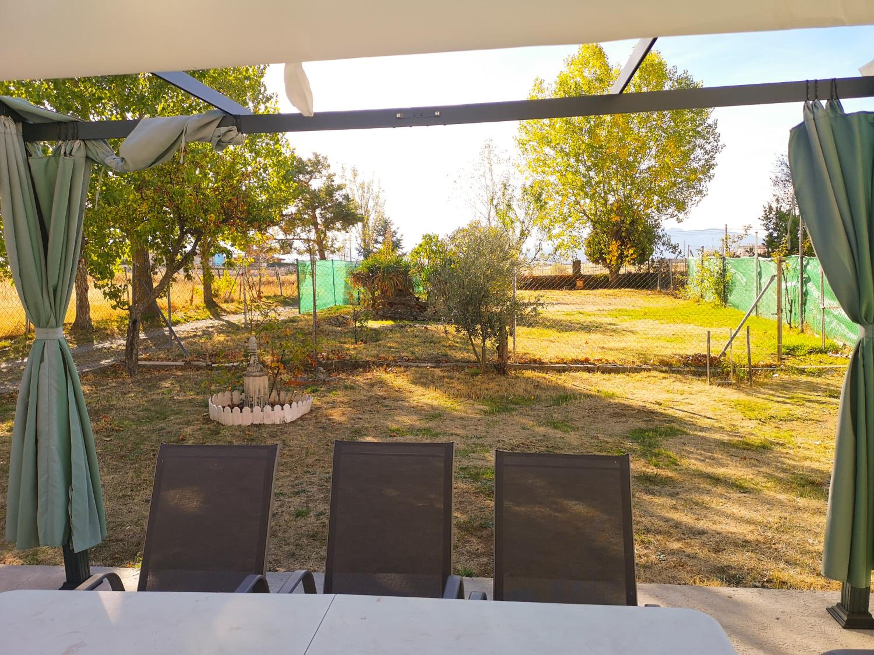 Agradable casa con jardín: Casasola