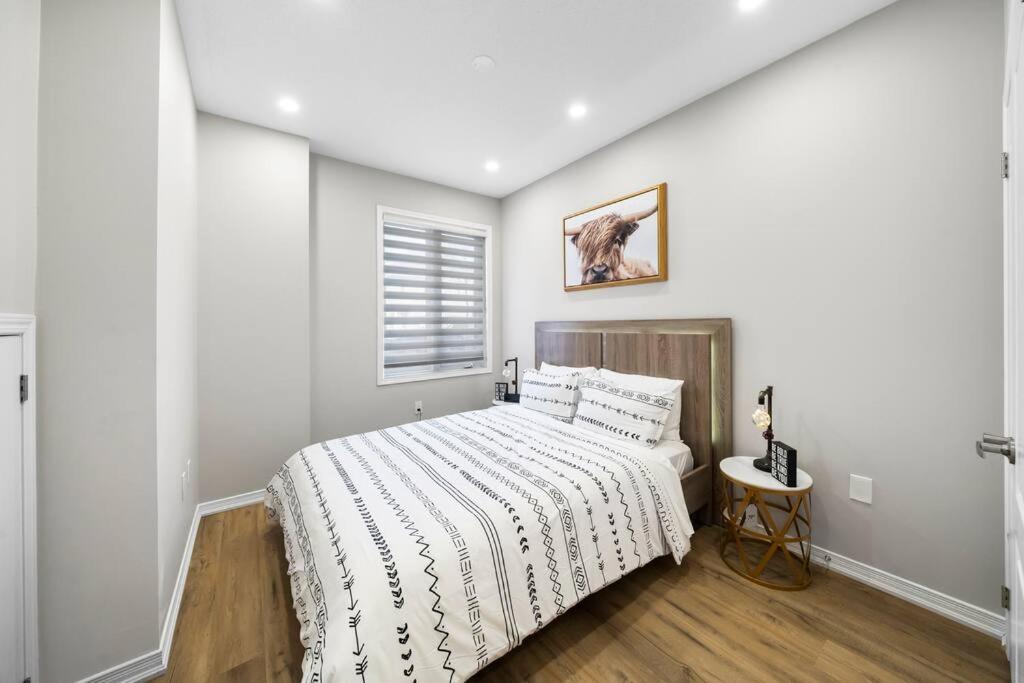Modern 4 Level home-Game room/Parking/Near Airport