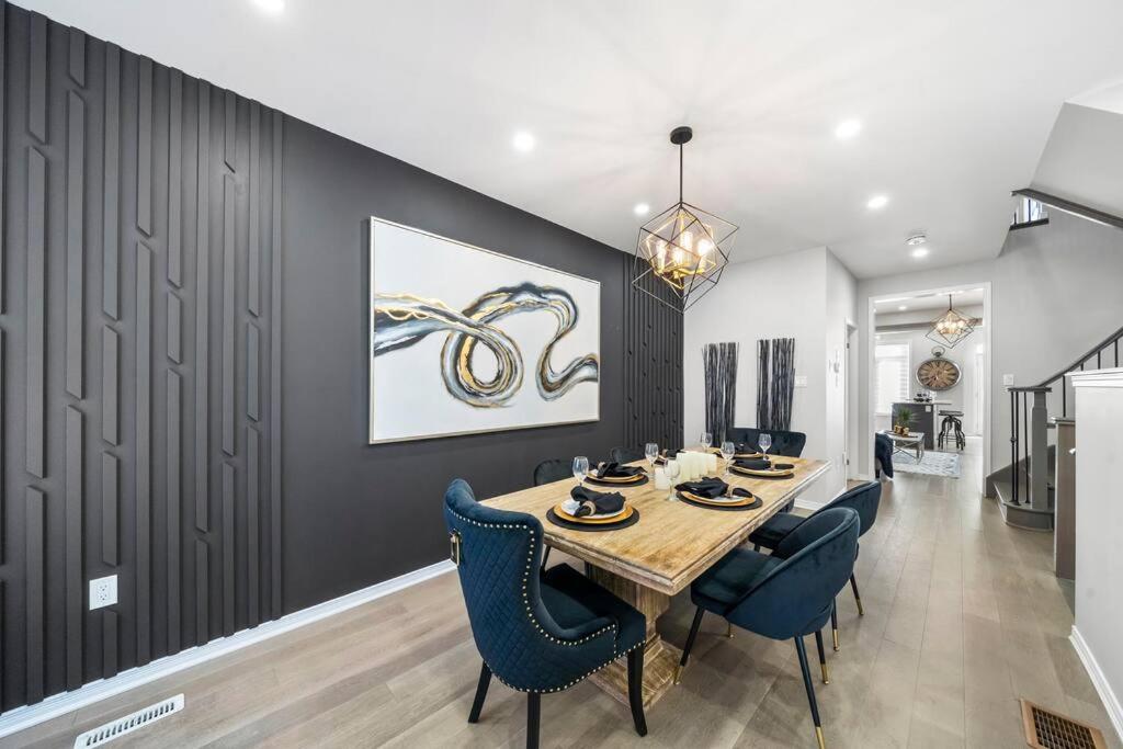 Modern 4 Level home-Game room/Parking/Near Airport