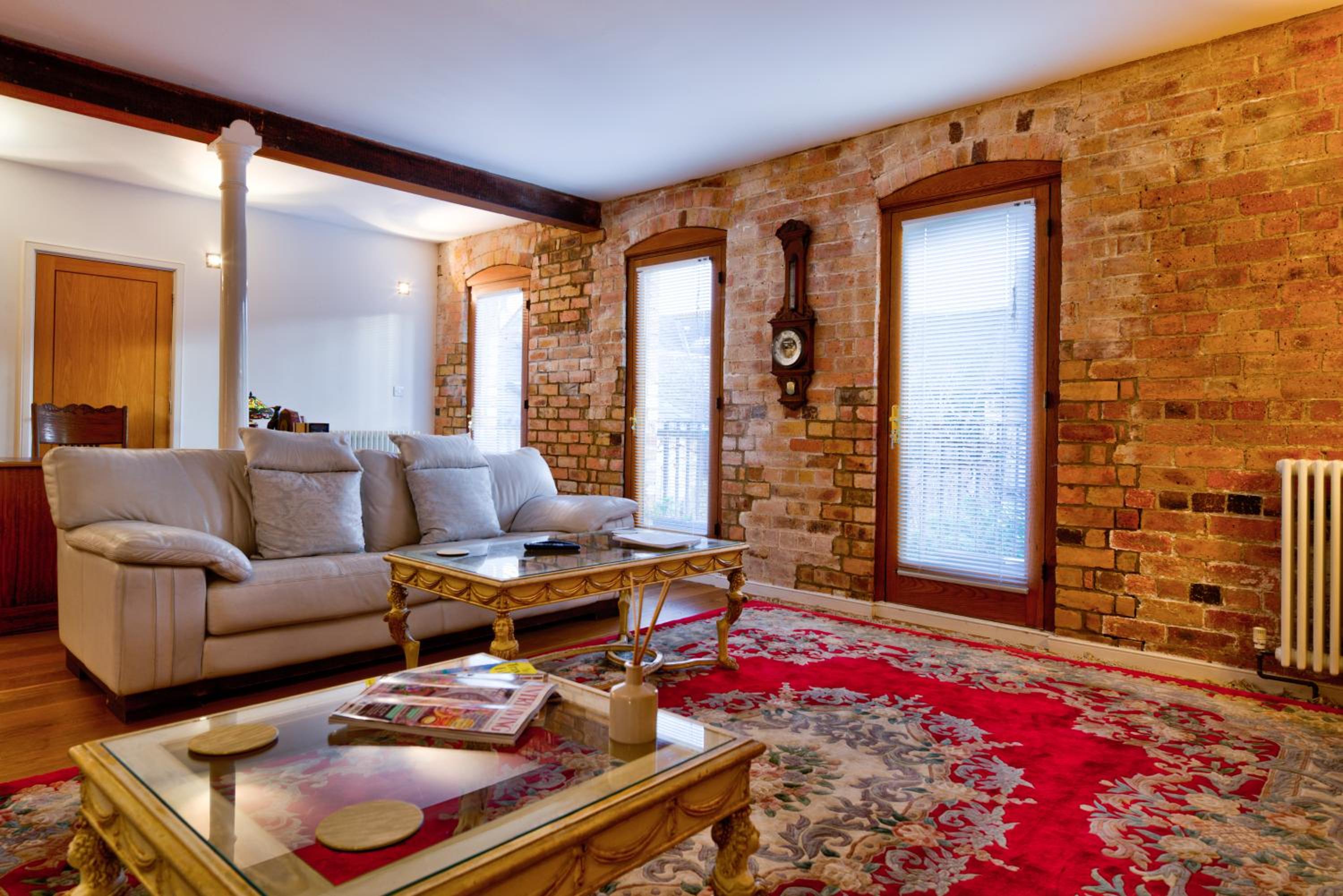 Luxurious 2Bed Suite -Town Centre - FREE WiFi view 5