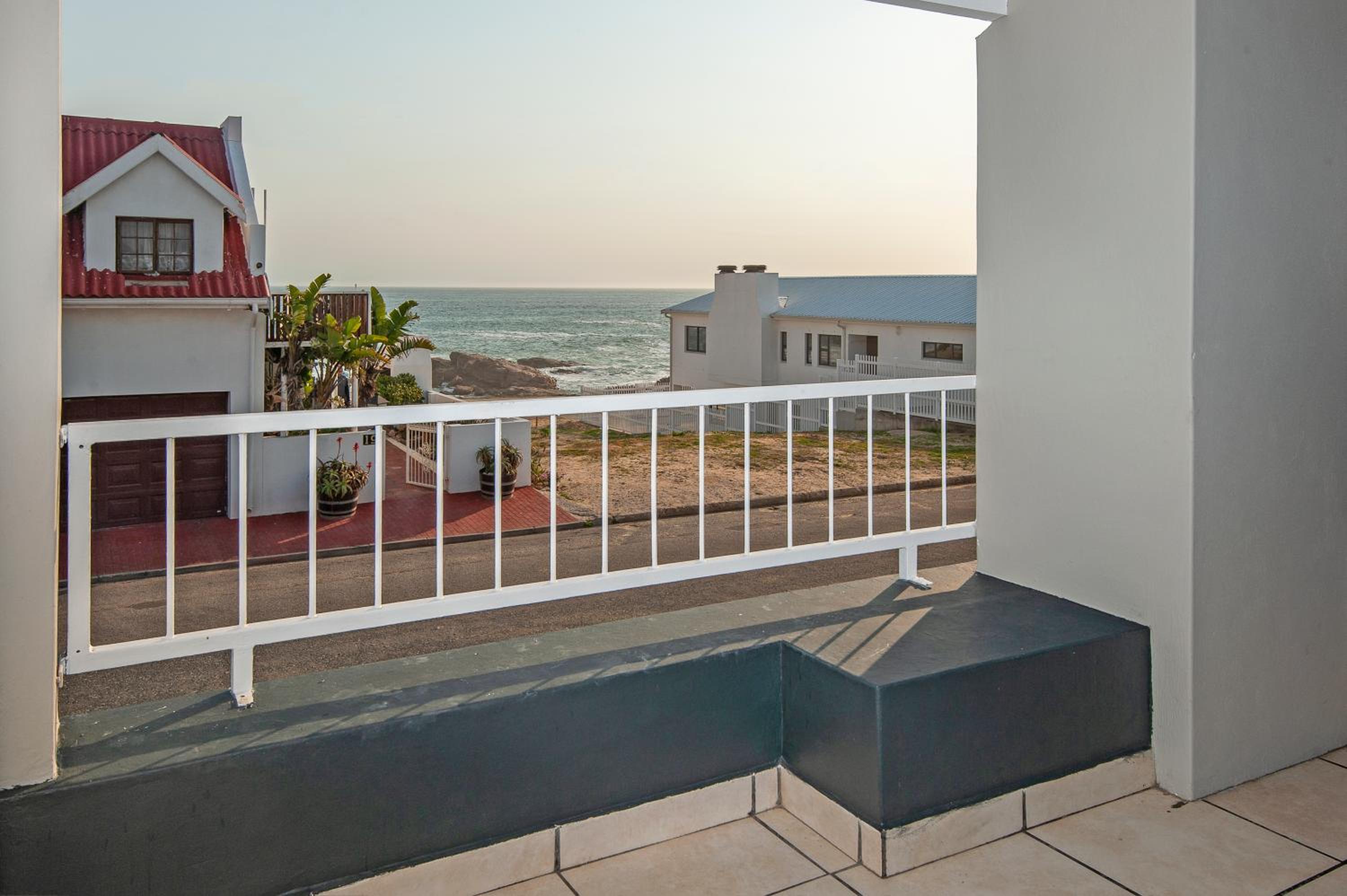 Seabreeze Apartments view 3