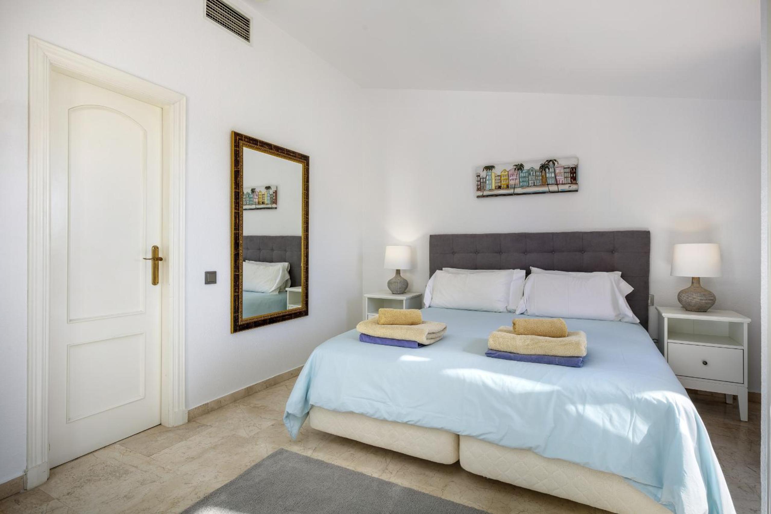 Señorio De Marbella - 3 Bedroom Penthouse by Finest Rentals view 5