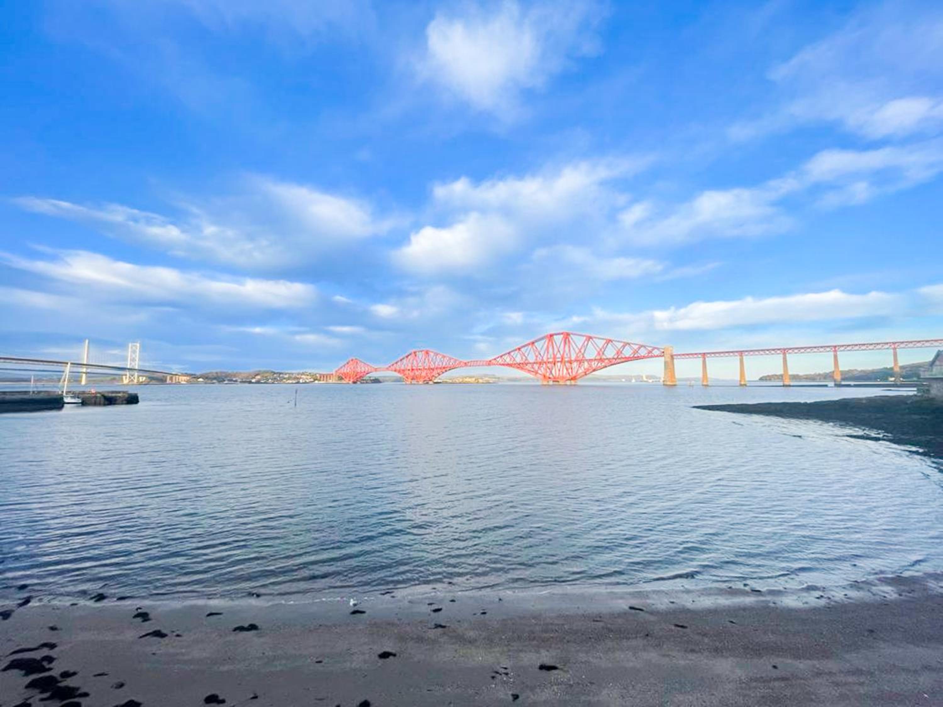 Stunning Loft Apartment South Queensferry High St Bridge Views! view 3