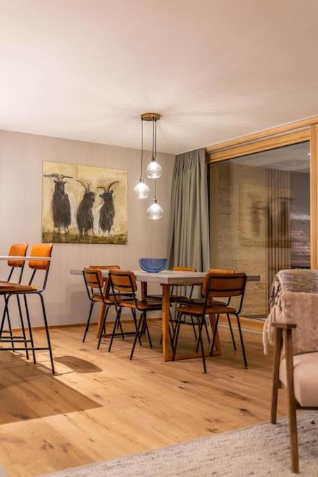 Saas-Fee stylish ski apartment view 4