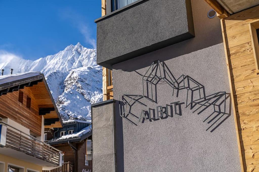Saas-Fee stylish ski apartment view 5