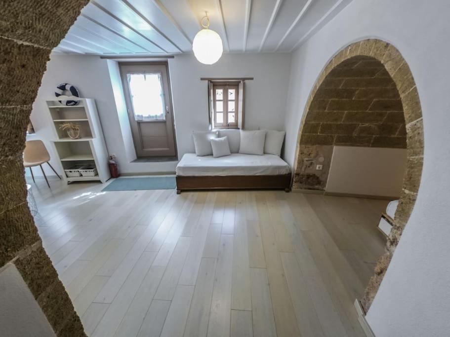 Κyma Mansion in Monemvasia