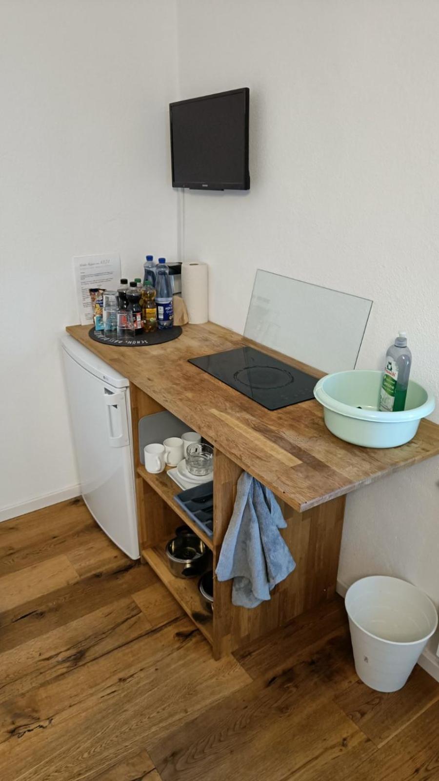 Apartments & möblierte Zimmer in Kahl am Main, Self-Check-In, W-Lan, Küchenzeile für Selbstversorgung, PKW-Platz