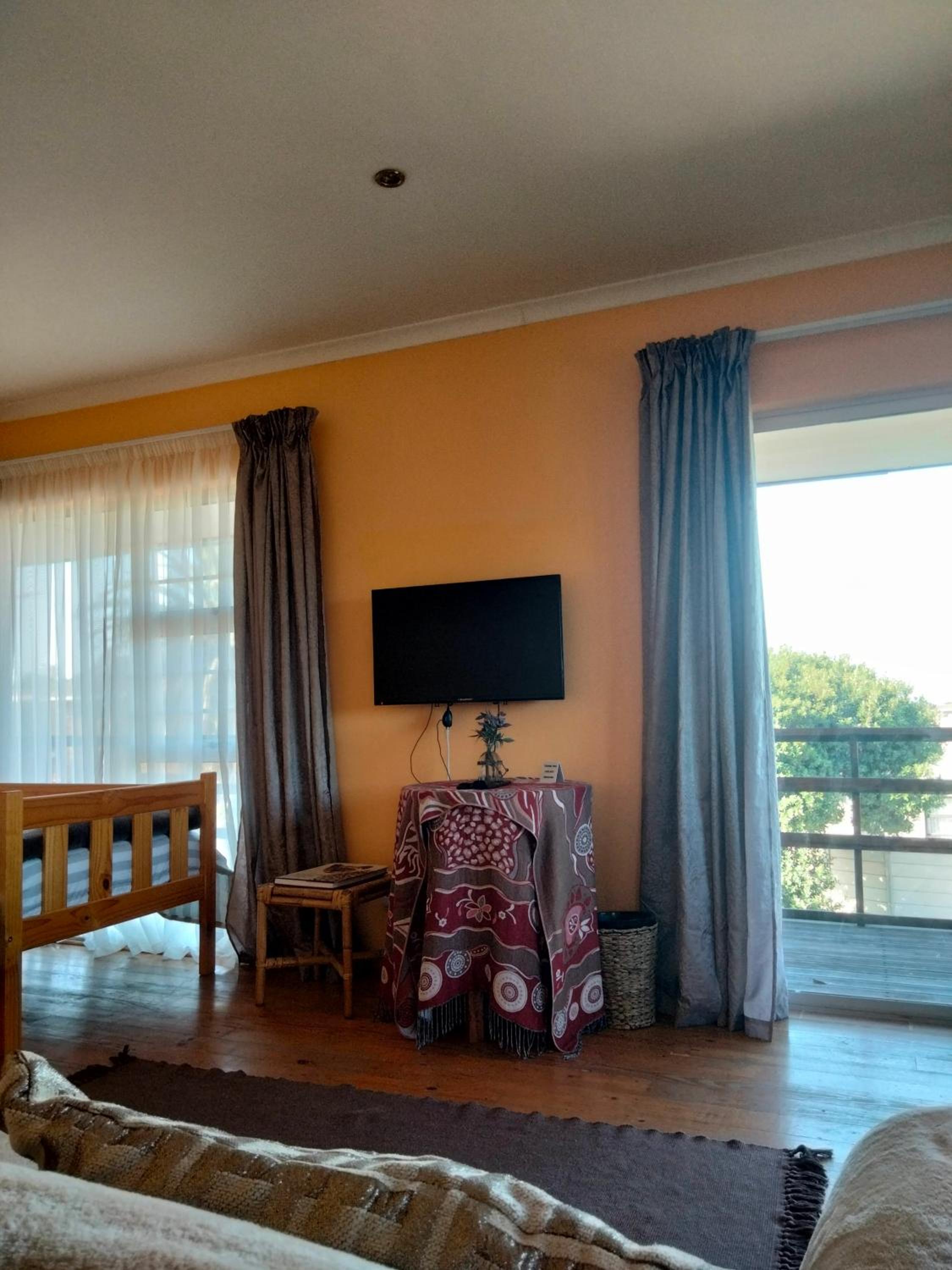 Port Elizabeth Vacations - Blue Tides - Property Image 4