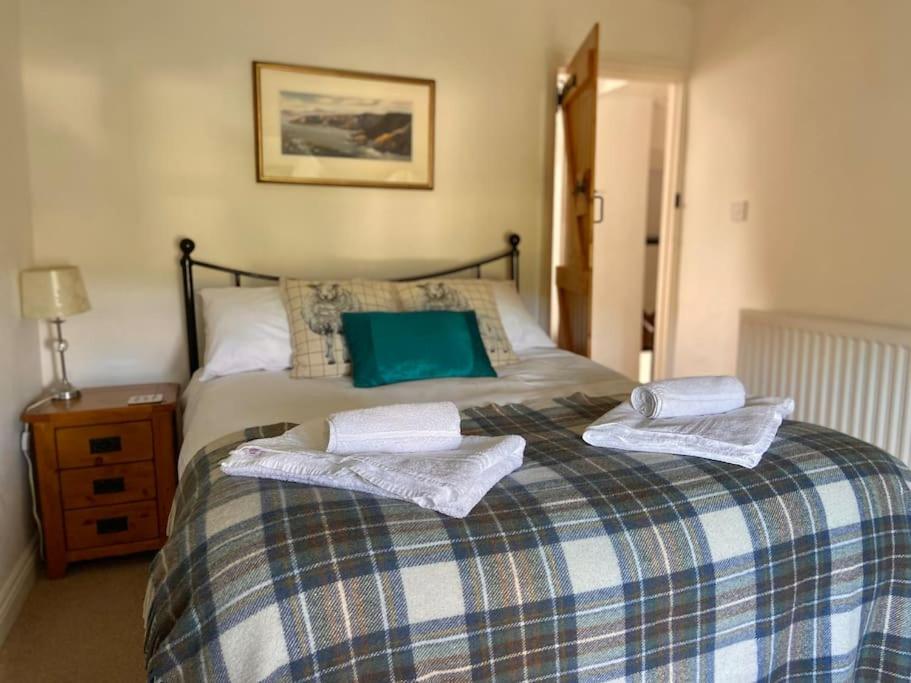 Scenic Welsh Cottage in the Brecon Beacons view 3