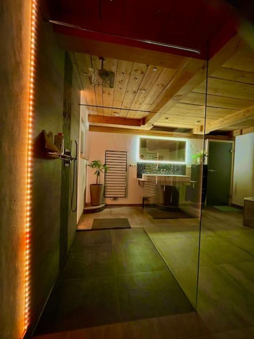 Ferienwohnung mit Luxusbad, Terrasse Ostseenähe