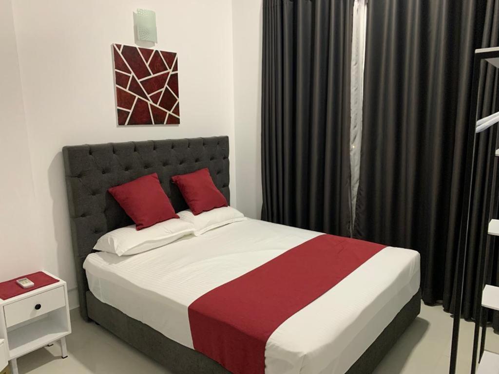 Trend Marine Apartment, Colombo view 2