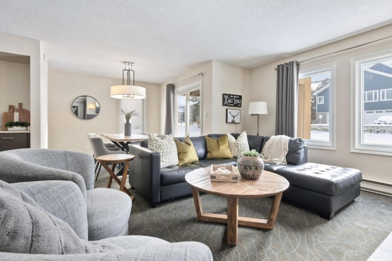Blue Mountain Chalet Condo with Amazing Location