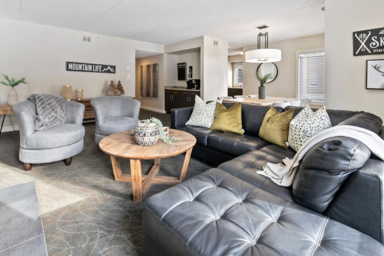 Blue Mountain Chalet Condo with Amazing Location