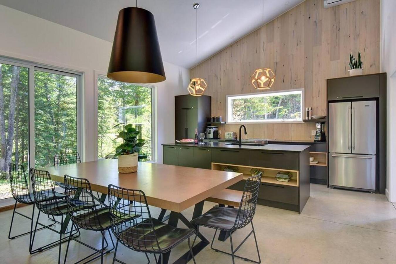 55 Impasse - Chalet Taiga with a Hot Tub in Tremblant Nord