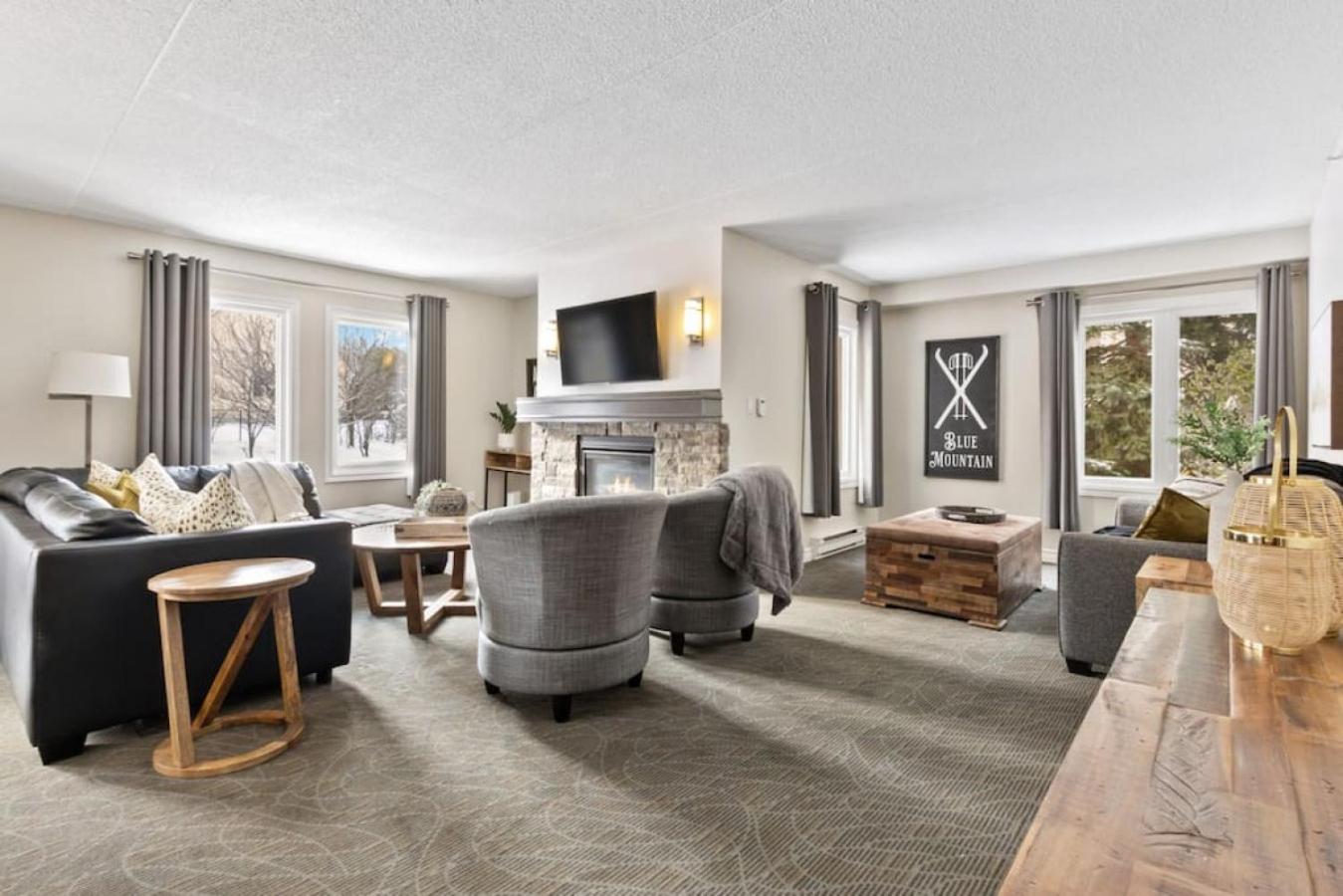 Blue Mountain Chalet Condo with Amazing Location