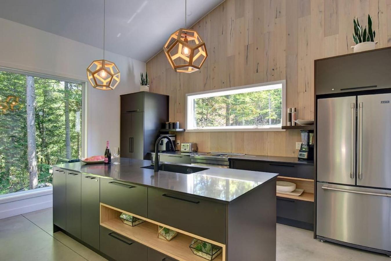55 Impasse - Chalet Taiga with a Hot Tub in Tremblant Nord