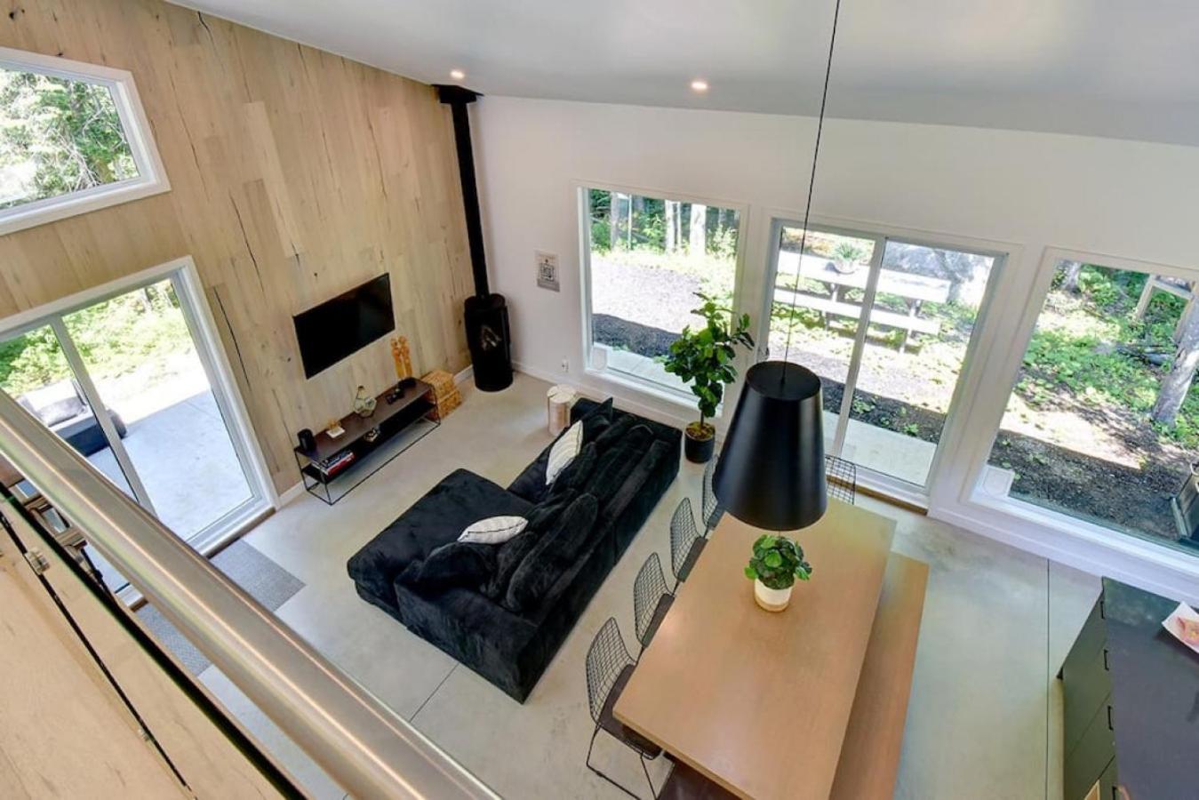 55 Impasse - Chalet Taiga with a Hot Tub in Tremblant Nord