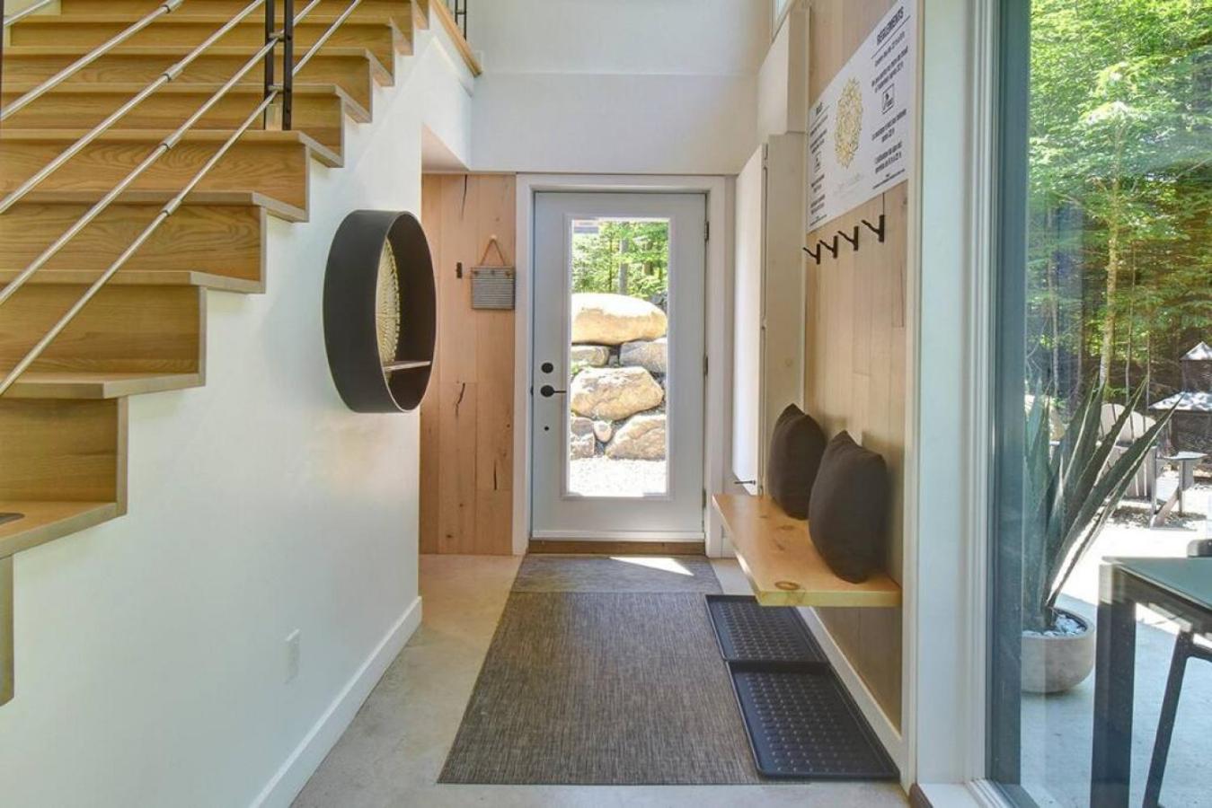 55 Impasse - Chalet Taiga with a Hot Tub in Tremblant Nord
