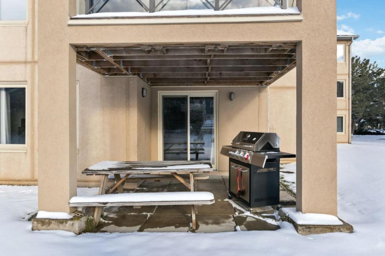 Blue Mountain Chalet Condo with Amazing Location
