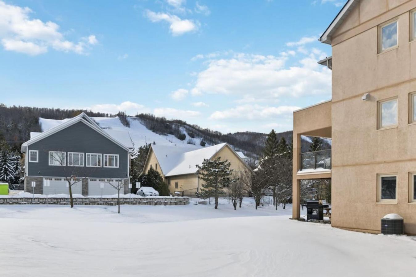 Blue Mountain Chalet Condo with Amazing Location