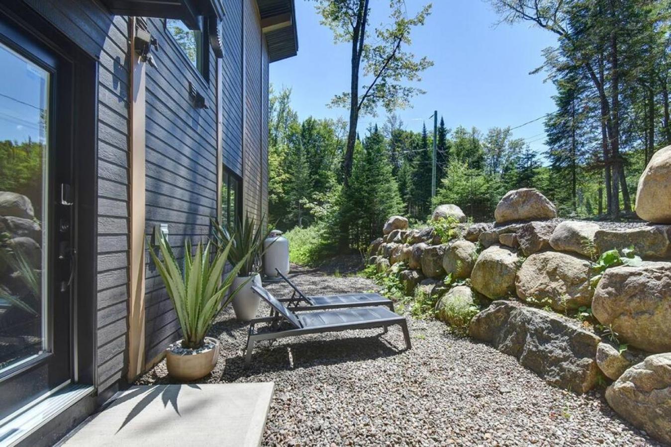 55 Impasse - Chalet Taiga with a Hot Tub in Tremblant Nord