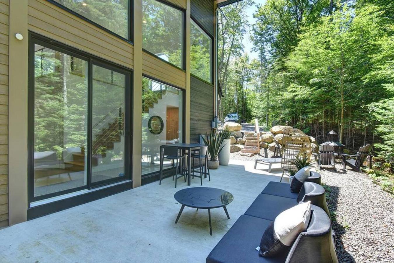 55 Impasse - Chalet Taiga with a Hot Tub in Tremblant Nord