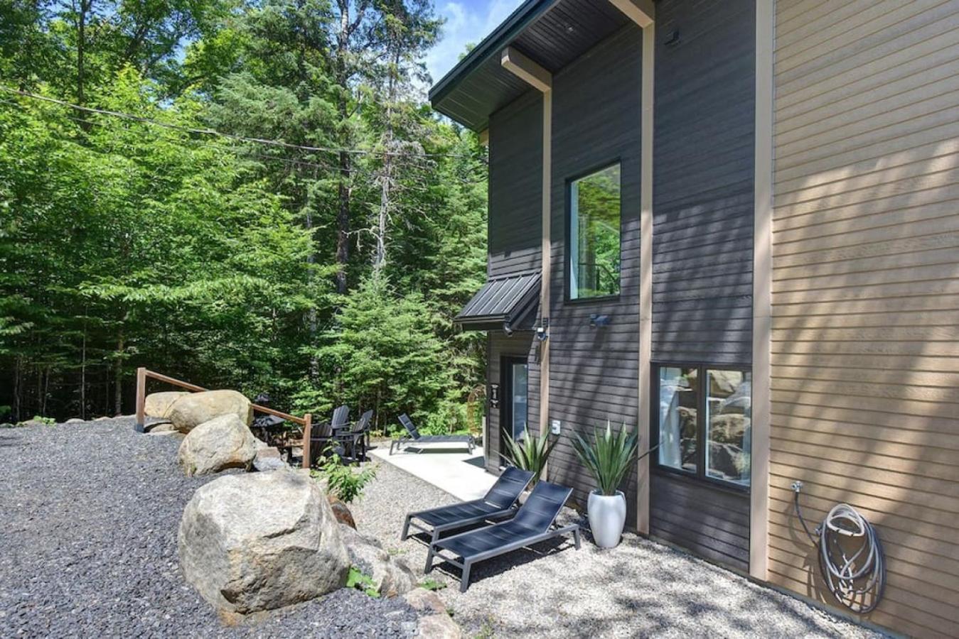 55 Impasse - Chalet Taiga with a Hot Tub in Tremblant Nord