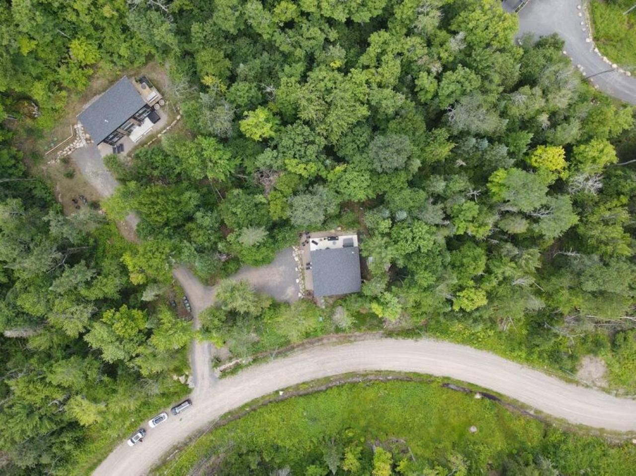 55 Impasse - Chalet Taiga with a Hot Tub in Tremblant Nord