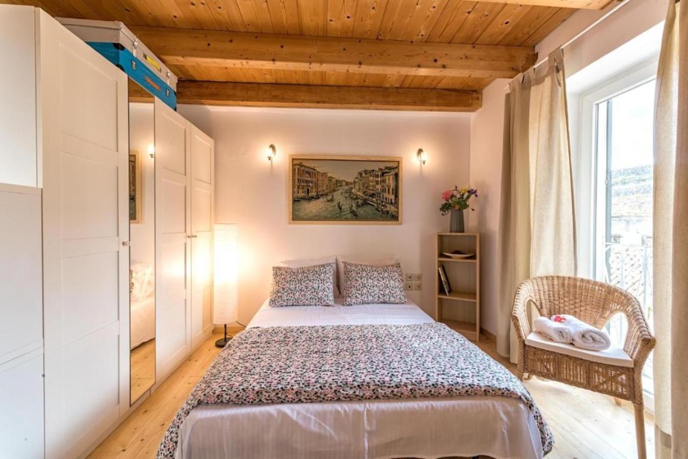 Andrien's apartment Velissariou