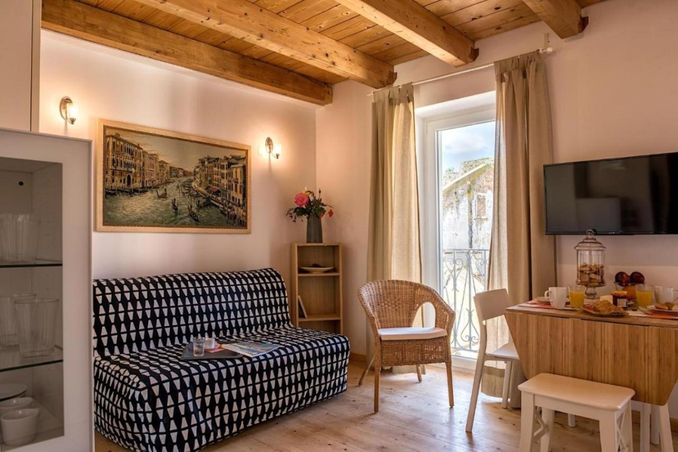 Andrien's apartment Velissariou