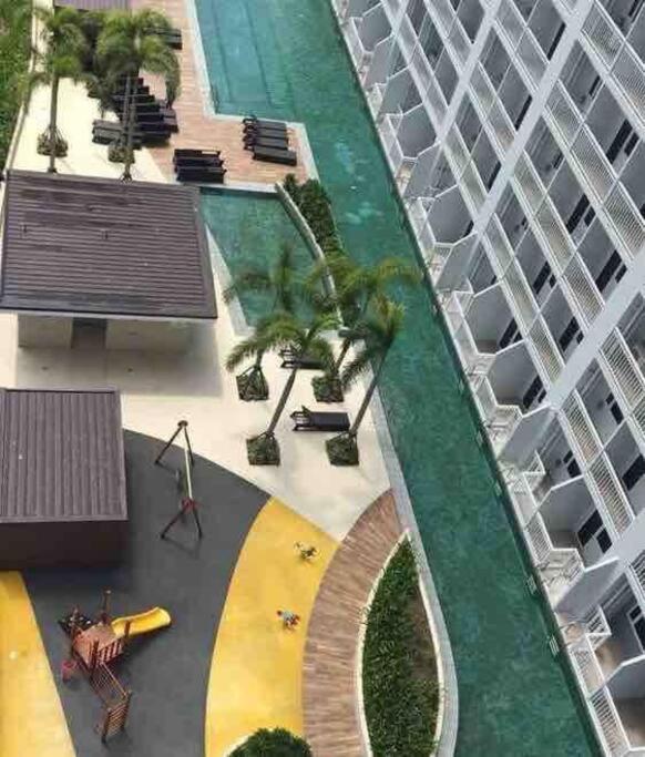 Breeze Residences - 1BR Unit with Balcony -Top Floor view 3