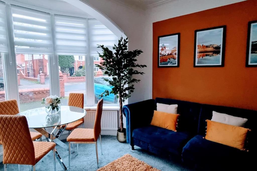 The BIG one! Large Holiday Home Blackpool. 3 floors of luxury. view 3
