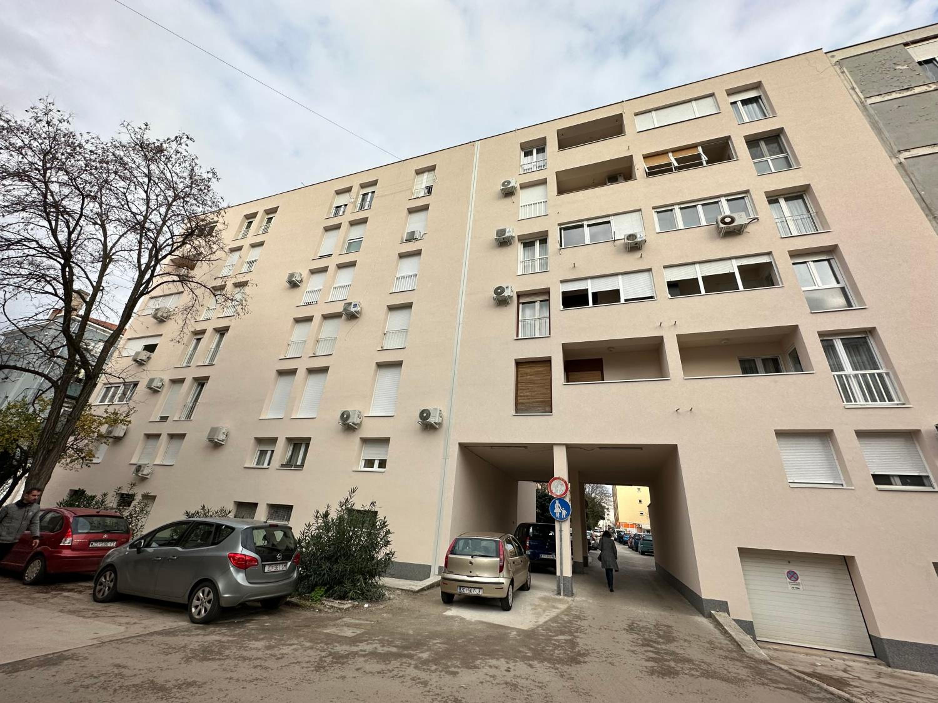 Donatus - Modern apartment near the bridge/centre view 4