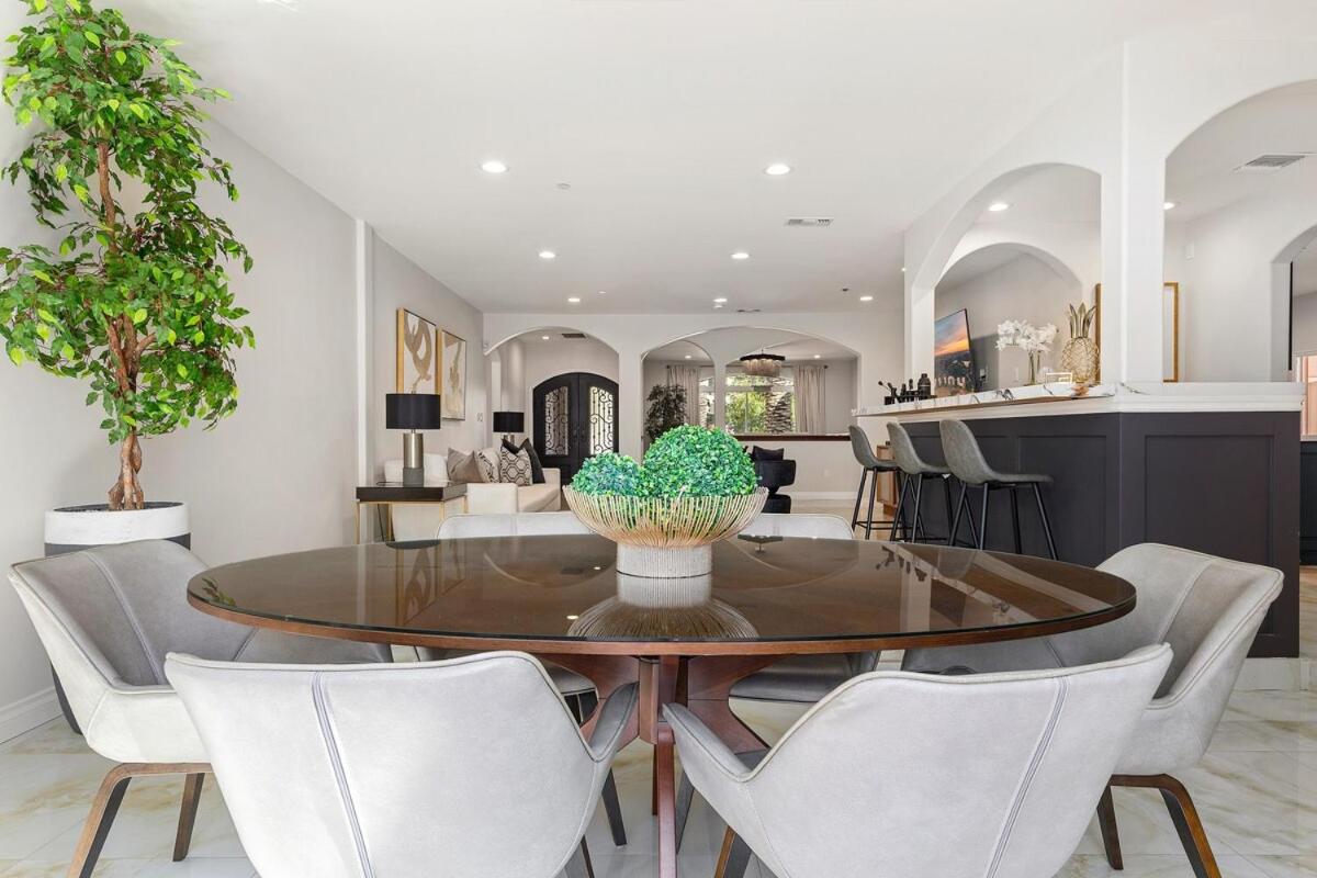 California Oasis — Los Angeles photo 3