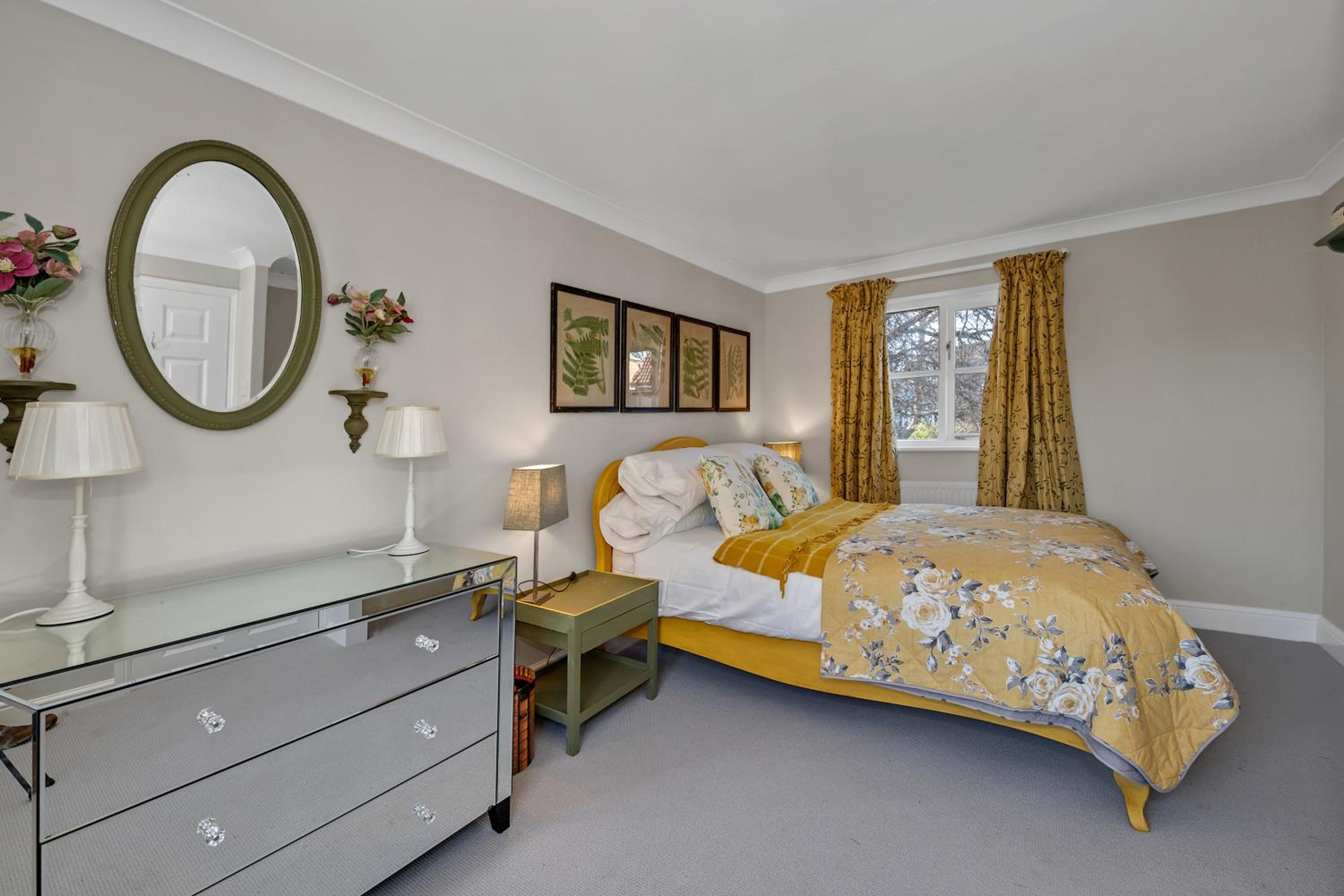 2 Bedroom stylish property set behind the angel hotel with parking and a courtyard garden view 2