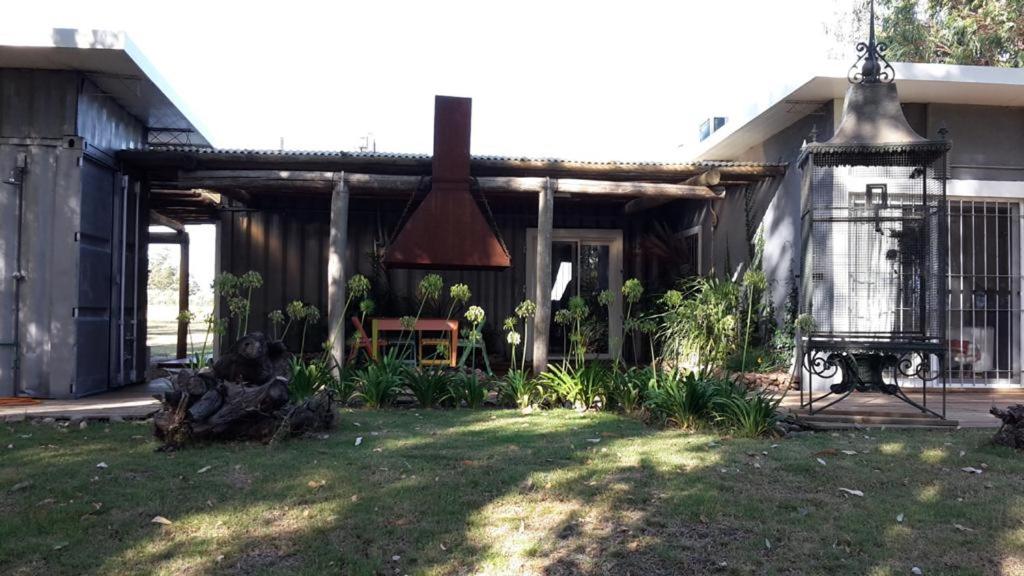 Piedra De Agua Chacra, casa, piscina, bosque, río.