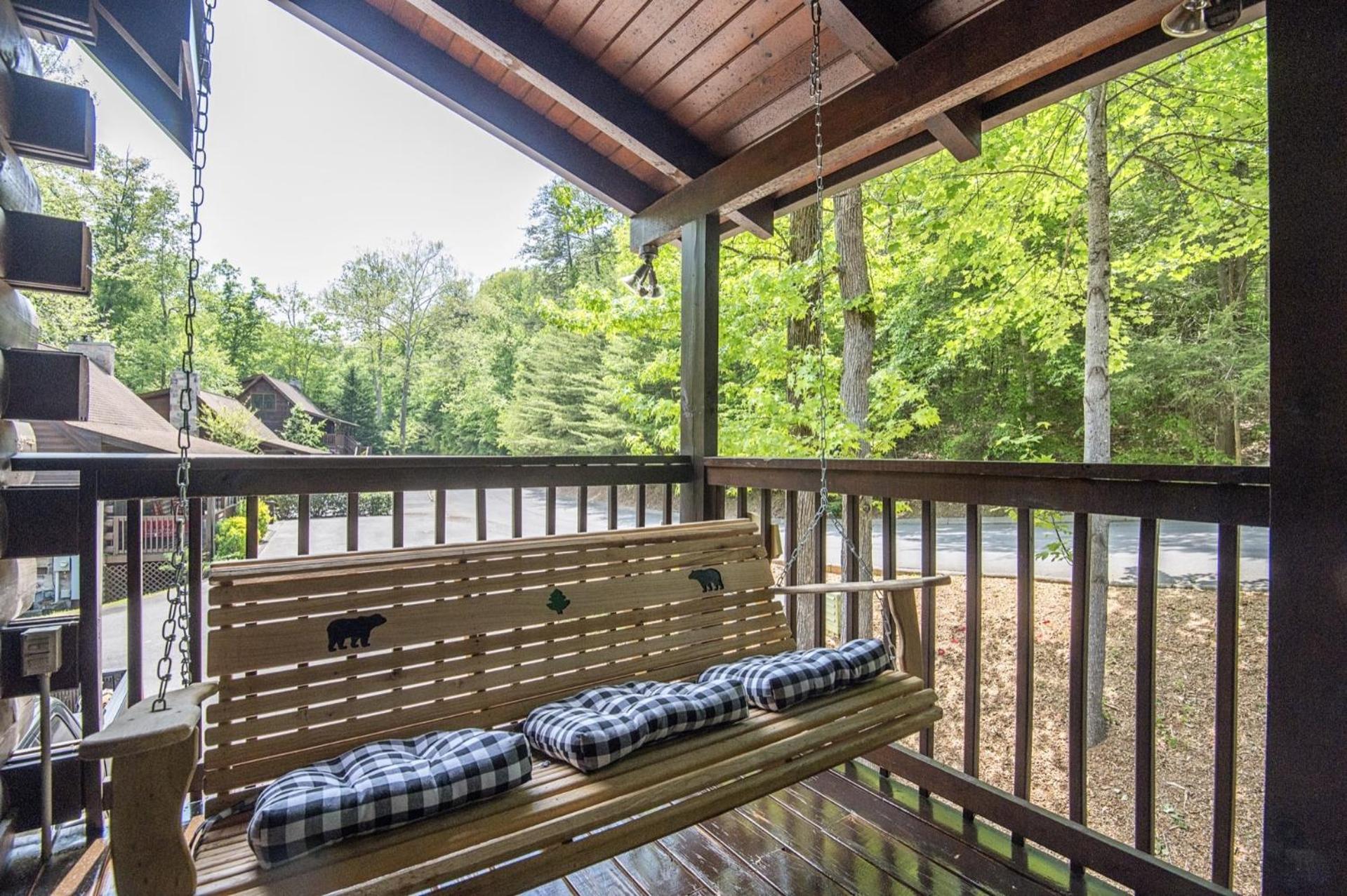 ER258- Sweet Memories Great location- Close to town cabin view 3