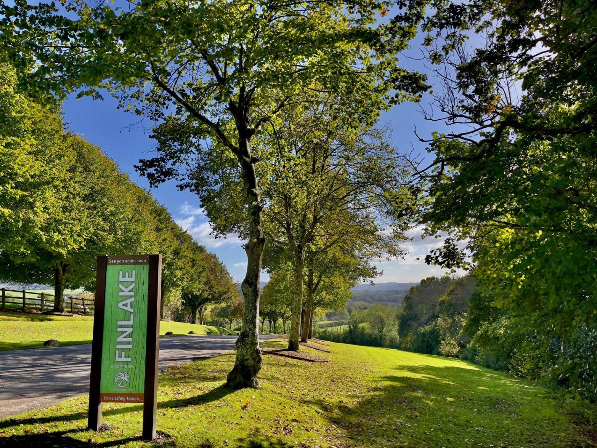 Charming Copse Corner Lodge - Spa Resort - Devon view 2