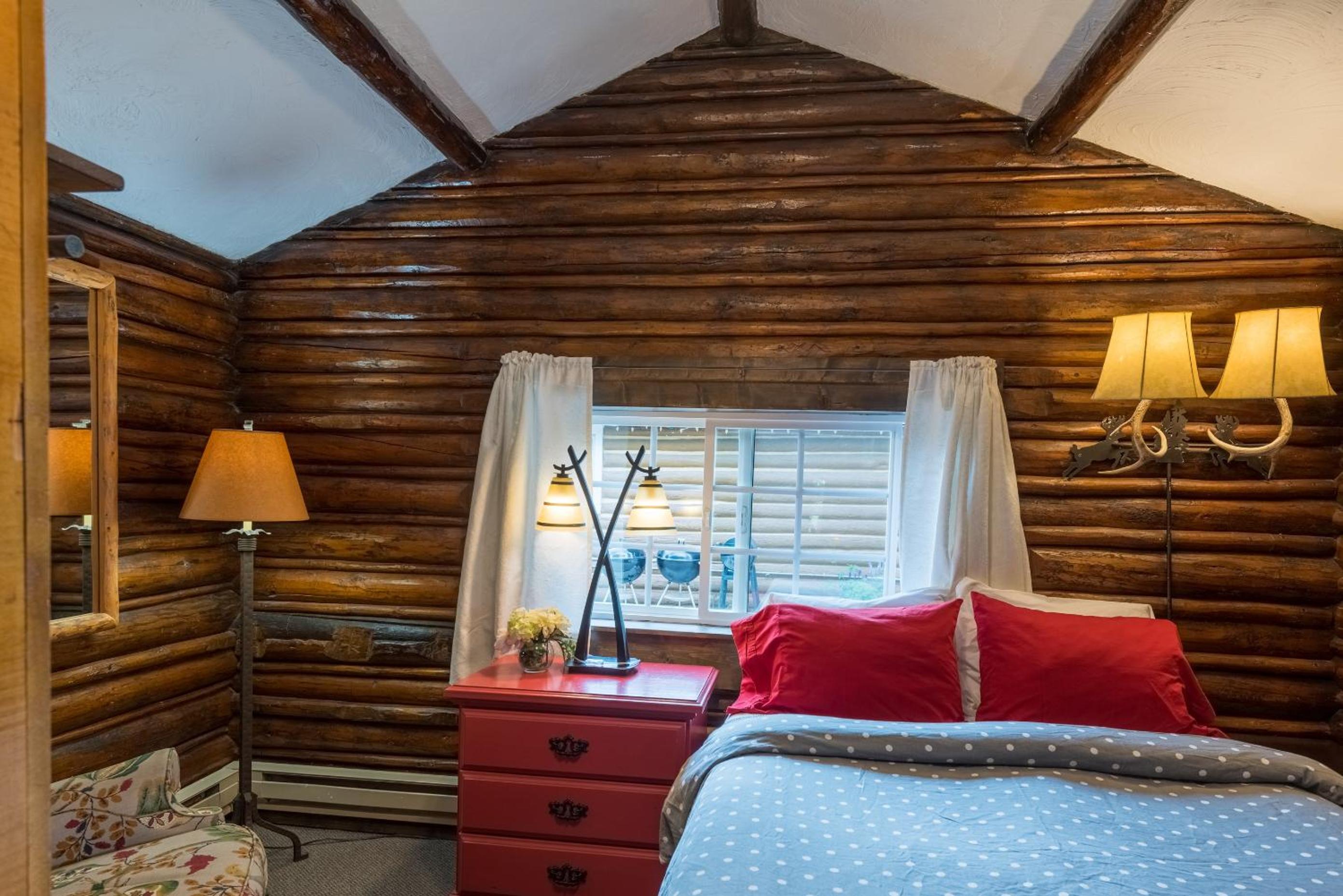 Log Cabin Motel