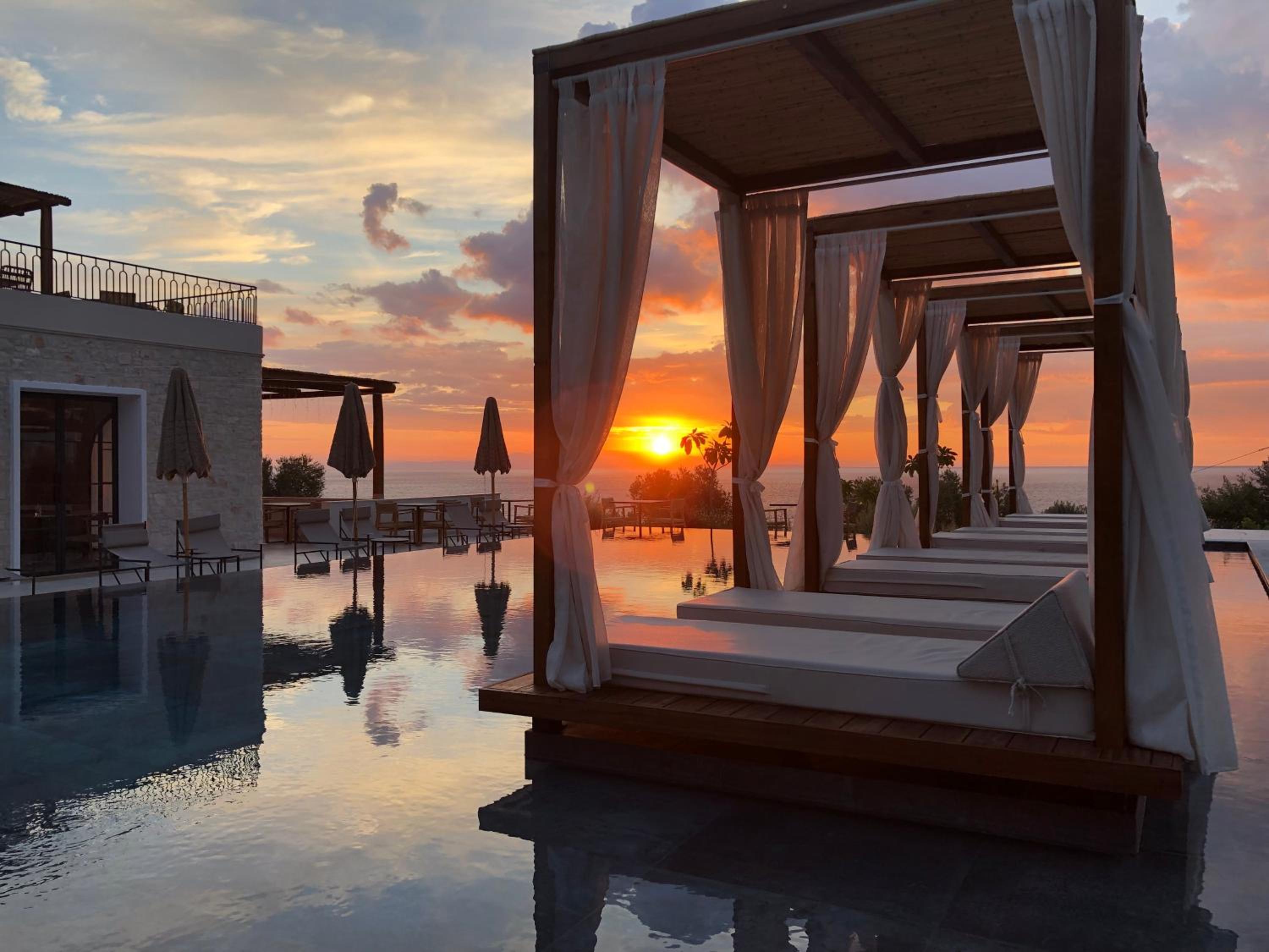 Panorama Apartments updated with infinity pool view 5