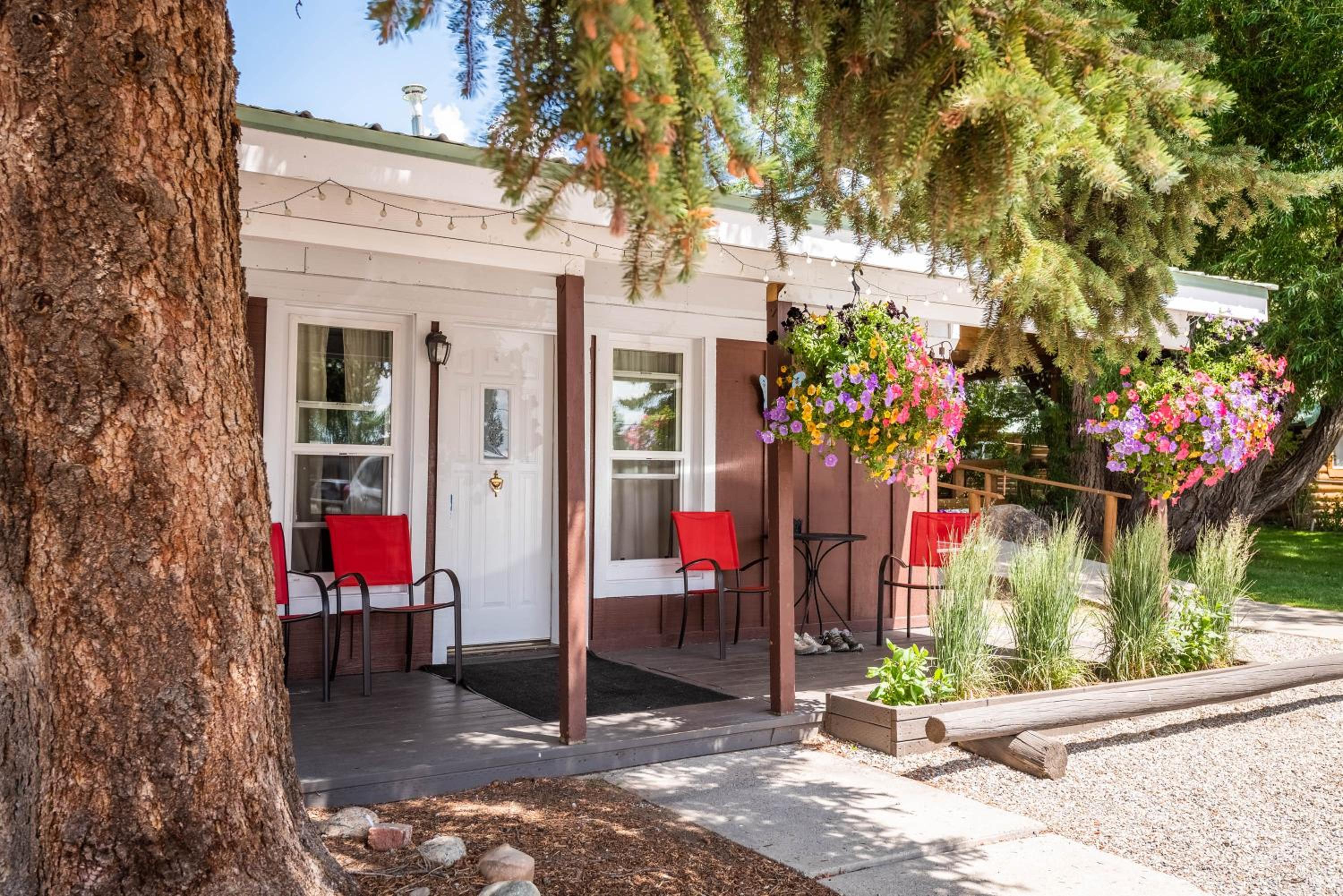 Log Cabin Motel