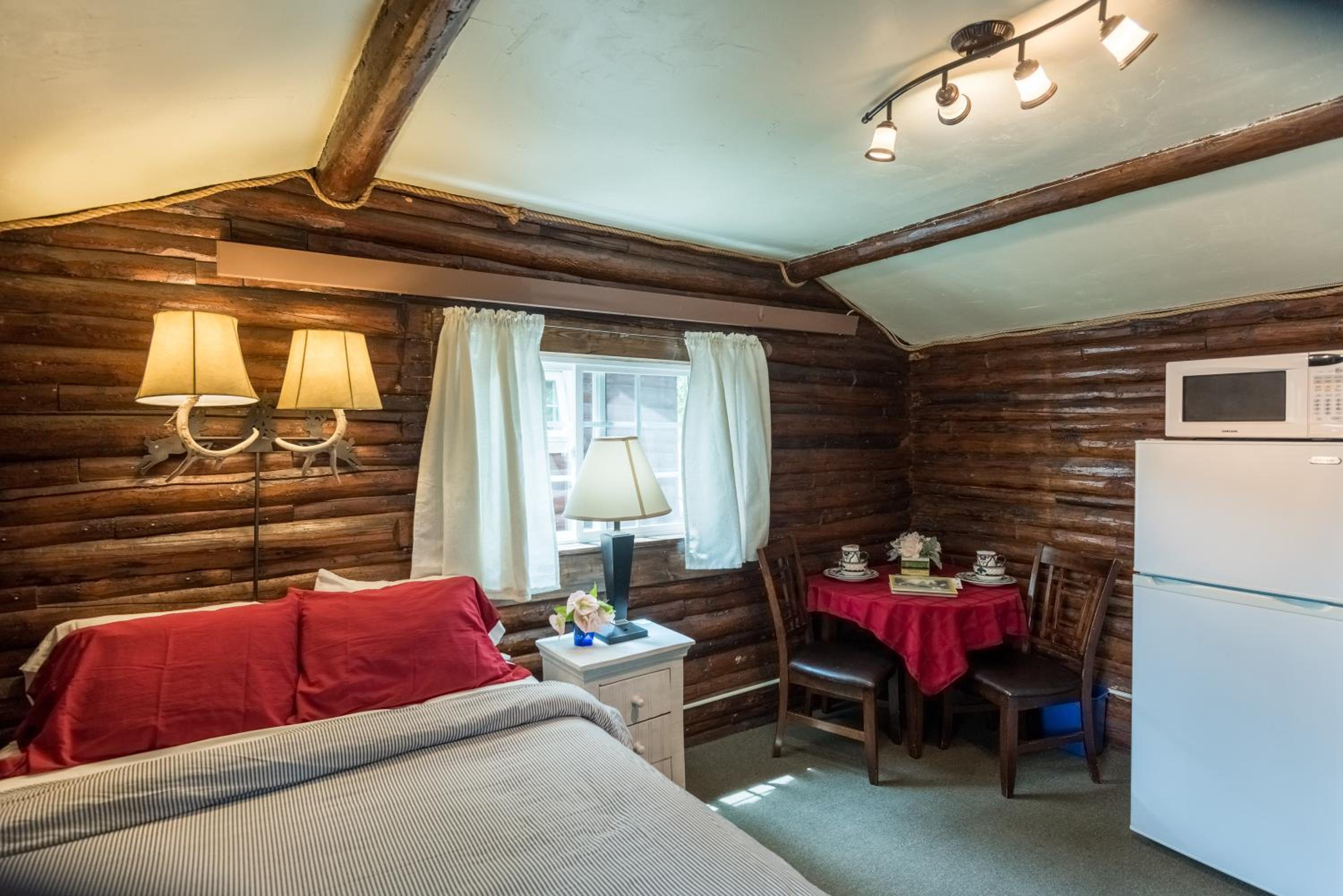 Log Cabin Motel