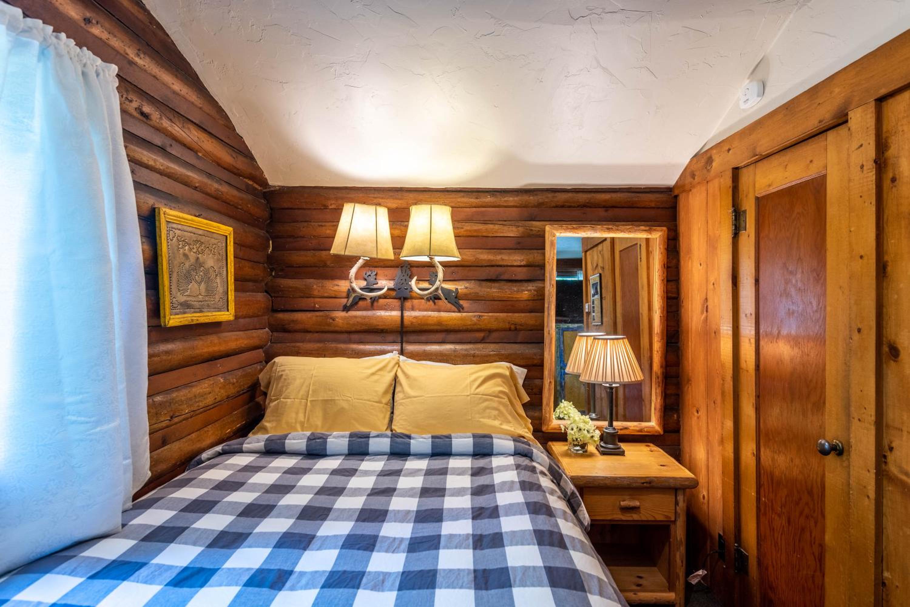 Log Cabin Motel