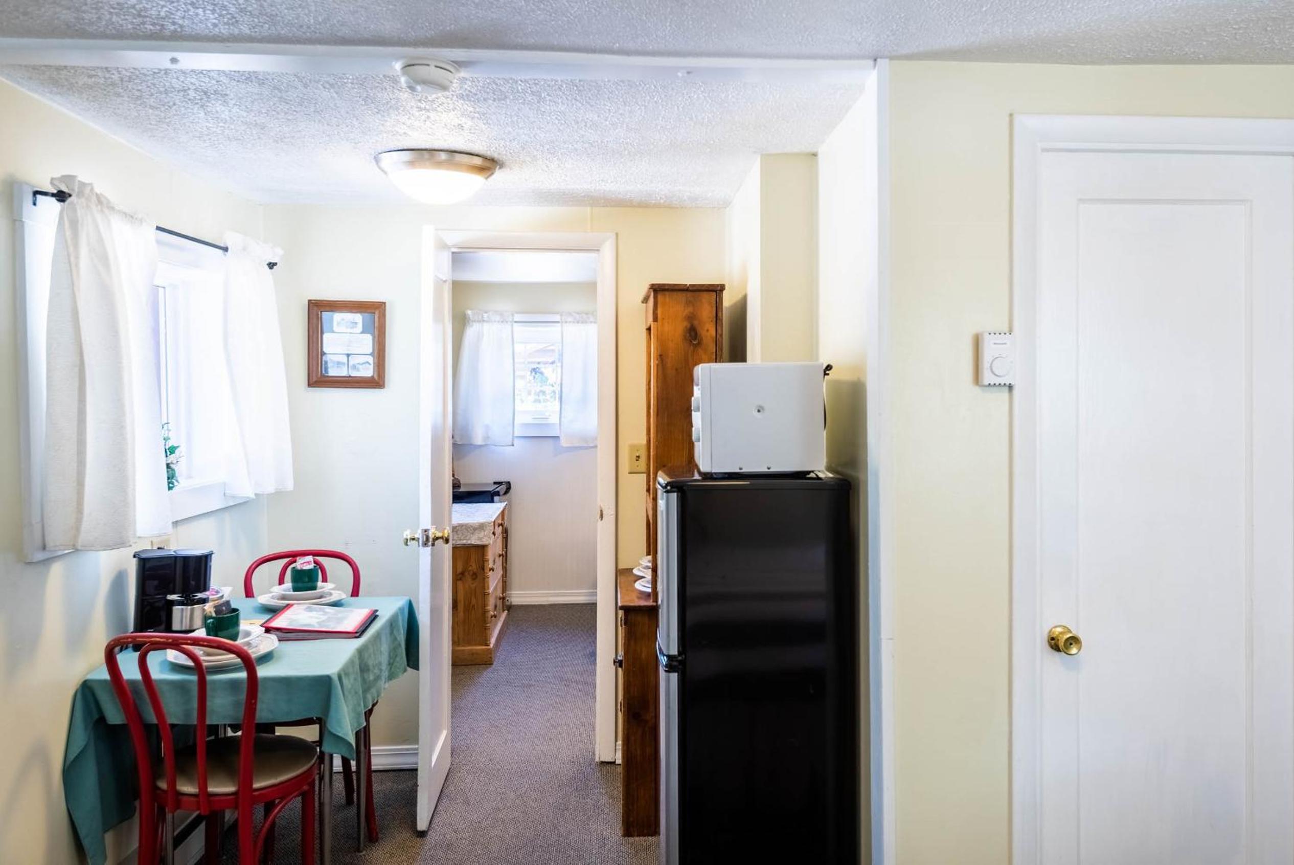 Log Cabin Motel